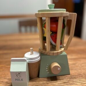 Wooden Blender Toy Set with Play Food